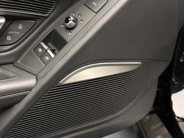 Audi R8 view 20