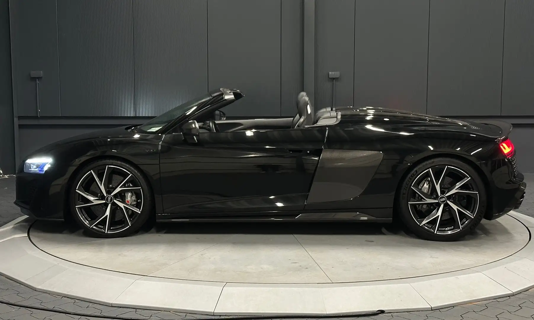 Audi R8 Spyder V10 quattro performance*CARBON*KERAMIK*B&O* Černá - 2