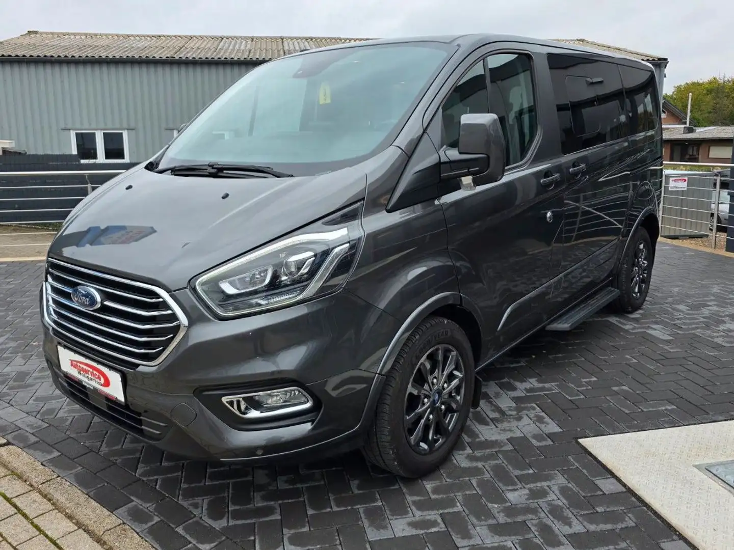 Ford Tourneo Custom L1 Titanium X Navi AHK Xenon RFK Grau - 1