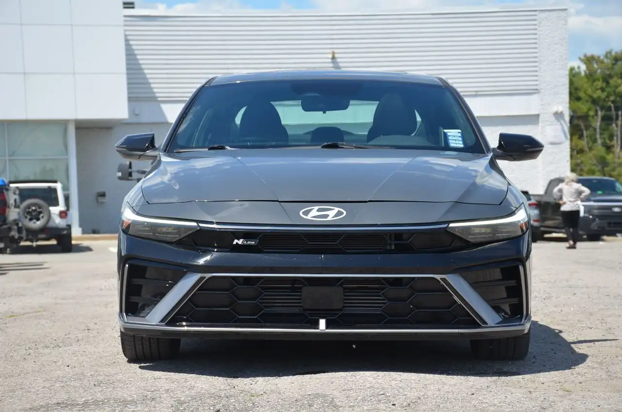 Hyundai ELANTRA снимка Hyundai ELANTRA