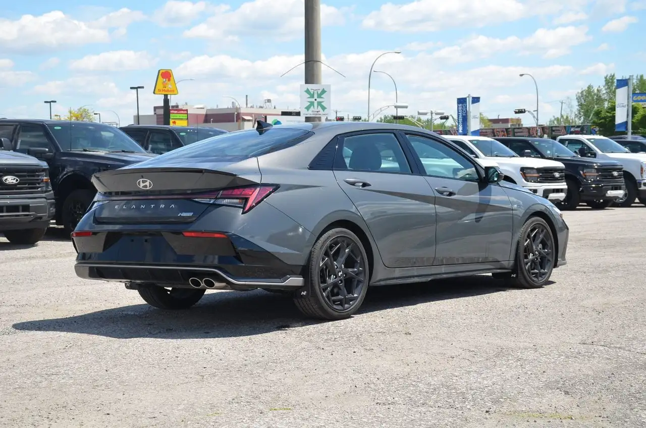Hyundai ELANTRA снимка Hyundai ELANTRA