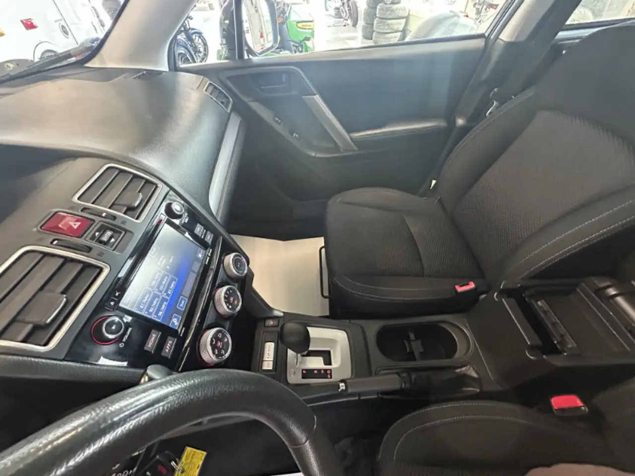 Subaru Forester снимка Subaru Forester