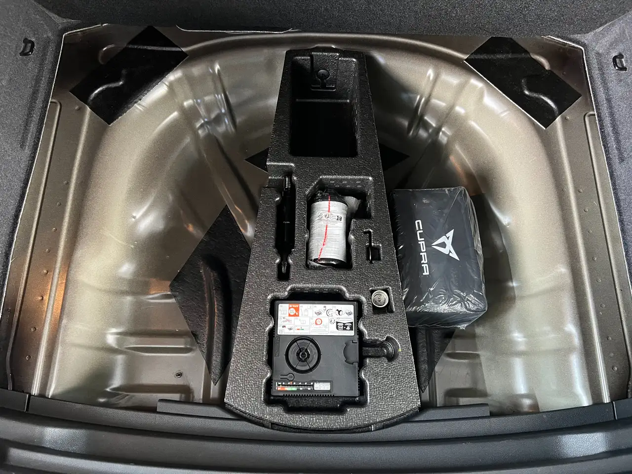 SEAT Ateca Style 2,0TDI 110kW NAVI TEMP SH CarPlay E6, миниатюра 15