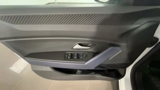 Dacia Duster view 14