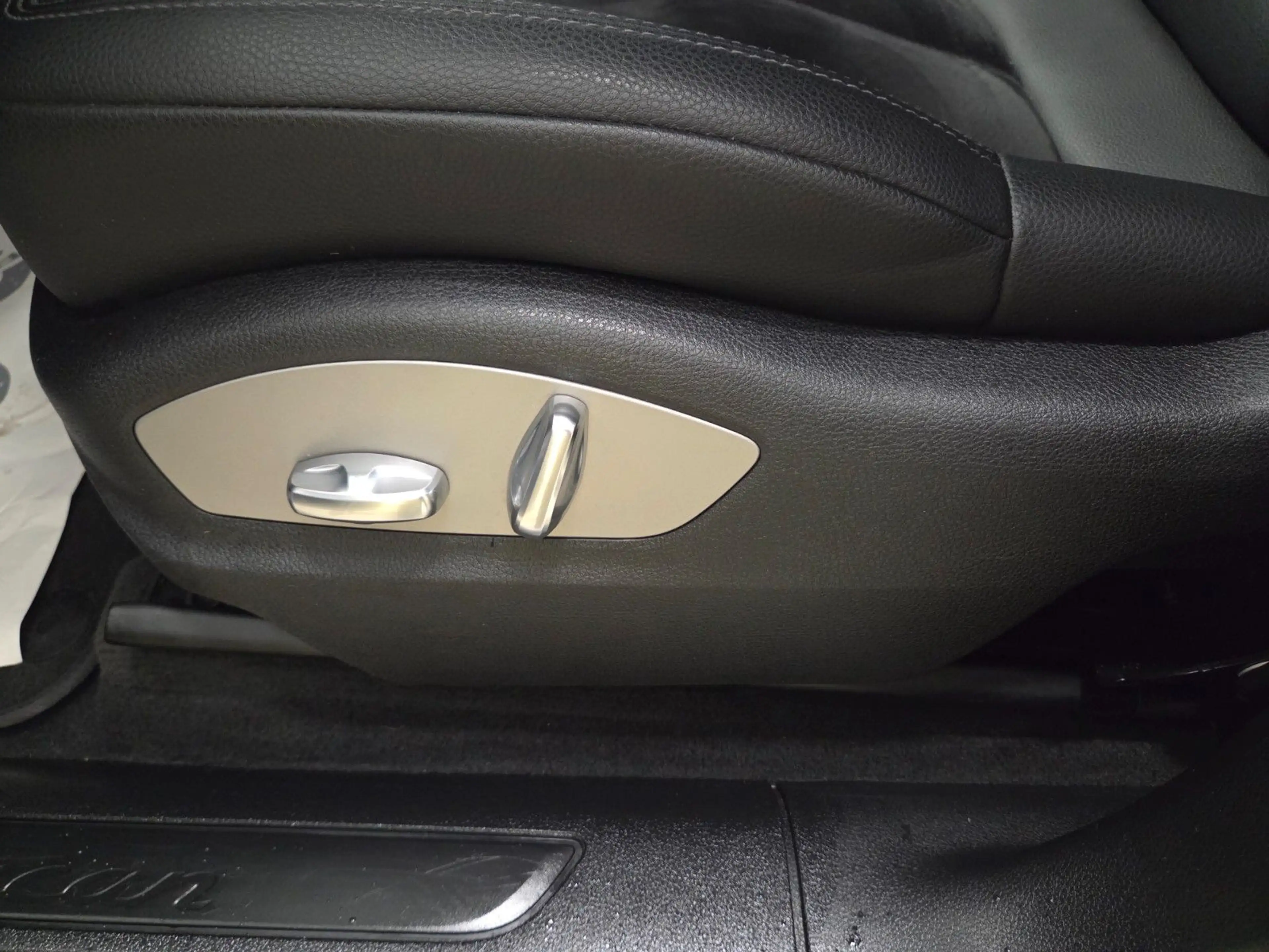 Porsche Macan 2.0 PDK 360° Deutsches Fahrzeug unfallfrei — photo 13