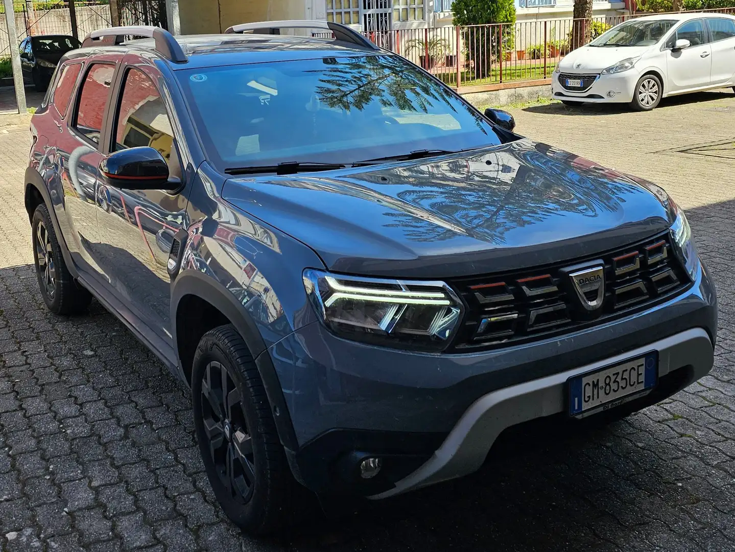 Dacia Duster 1.0 tce SL Extreme Gpl 4x2 100cv Grigio - 2