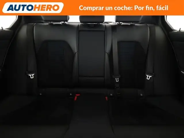 BMW 3 Series view 16