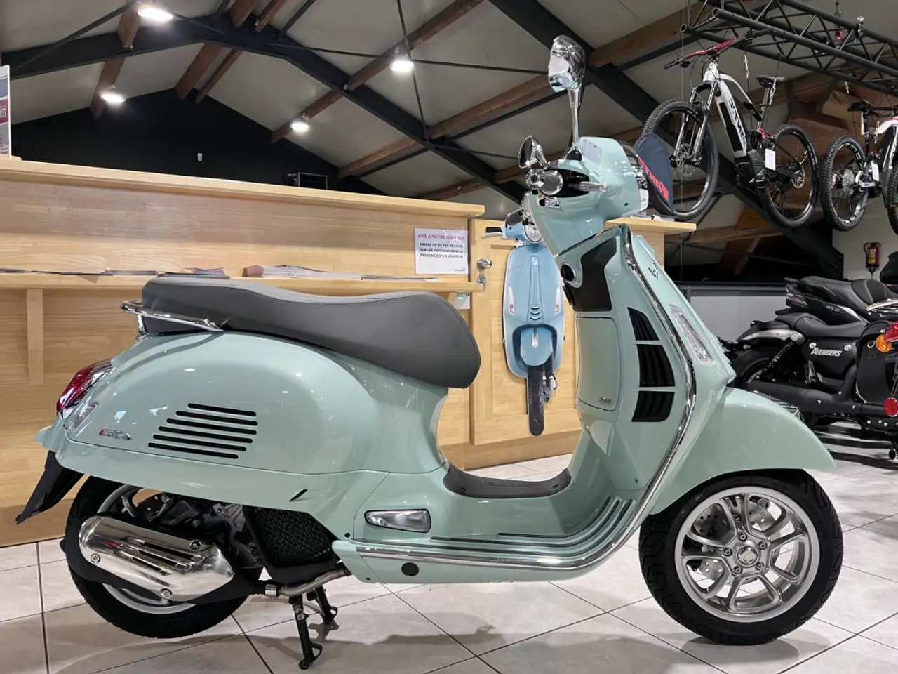 Vespa GTS 125