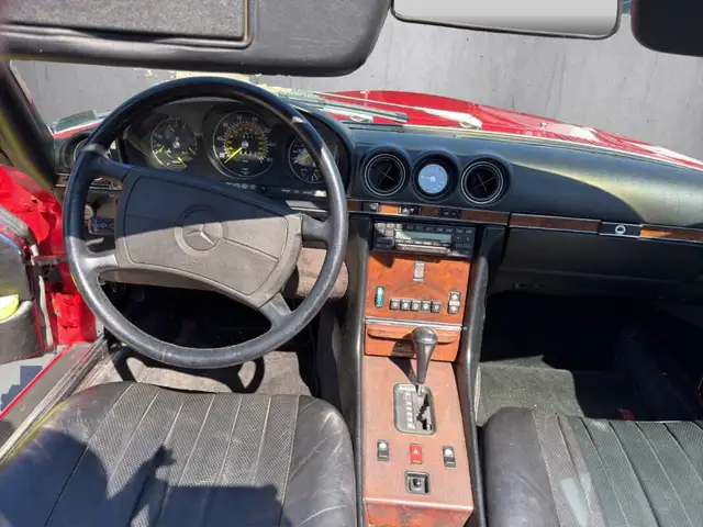 Mercedes-Benz SL view 12