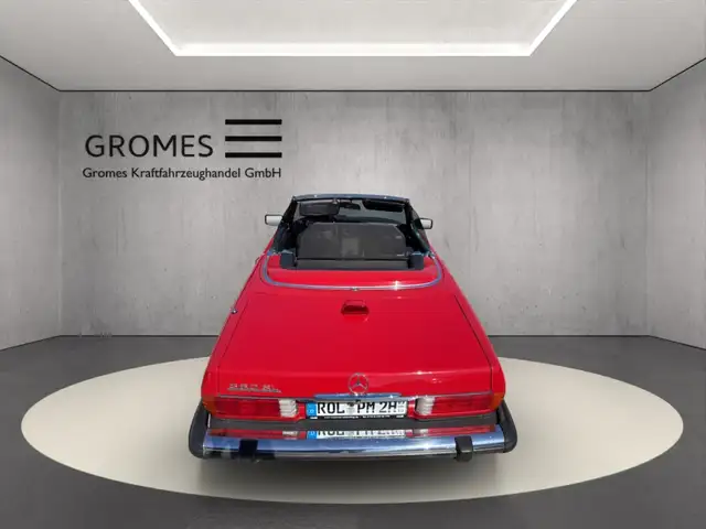 Mercedes-Benz SL view 7