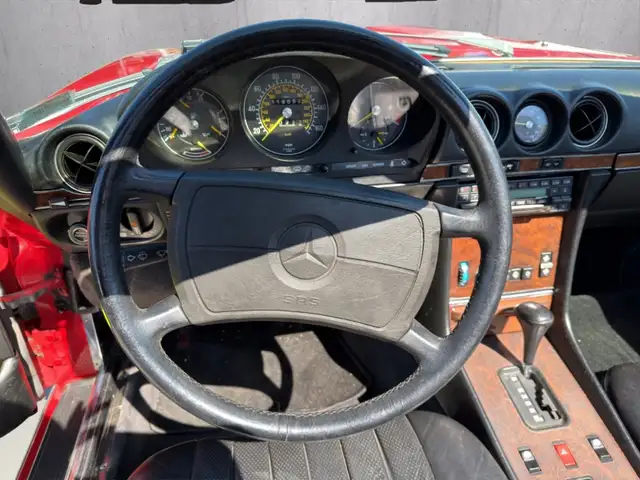 Mercedes-Benz SL view 10