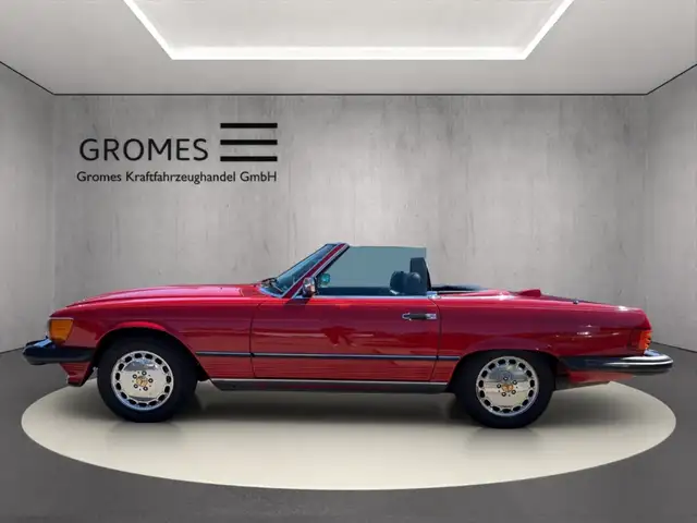 Mercedes-Benz SL view 6