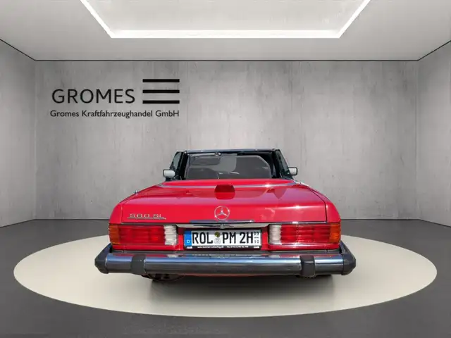 Mercedes-Benz SL view 4