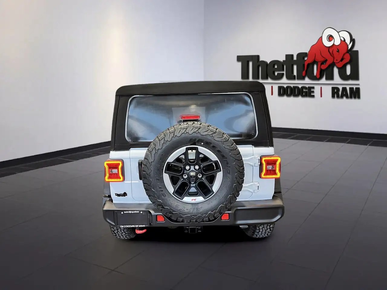 Jeep Wrangler снимка Jeep Wrangler