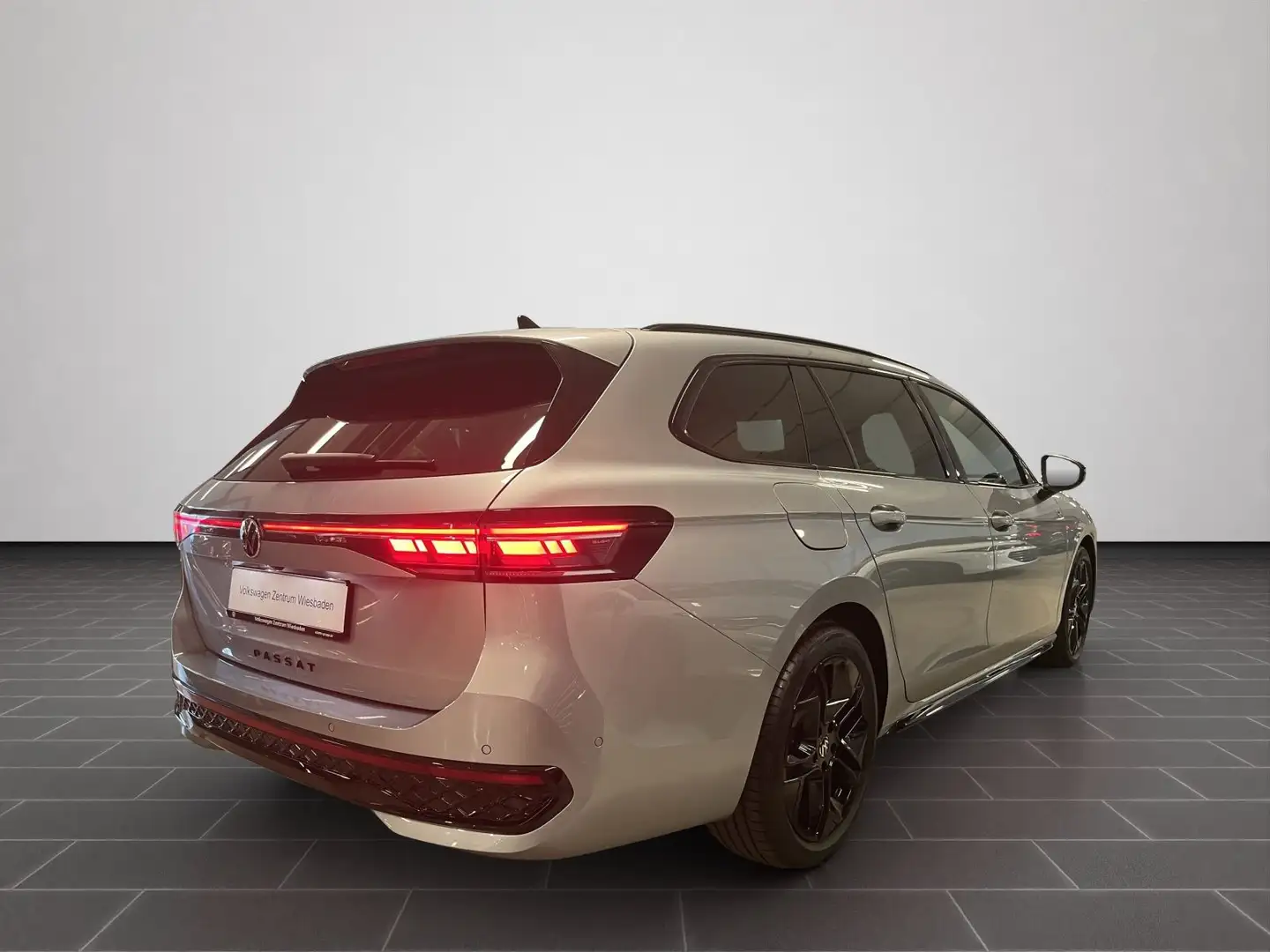 Volkswagen Passat Variant 2.0 TDI DSG R-Line, Navi, Sitzh., Argent - 2