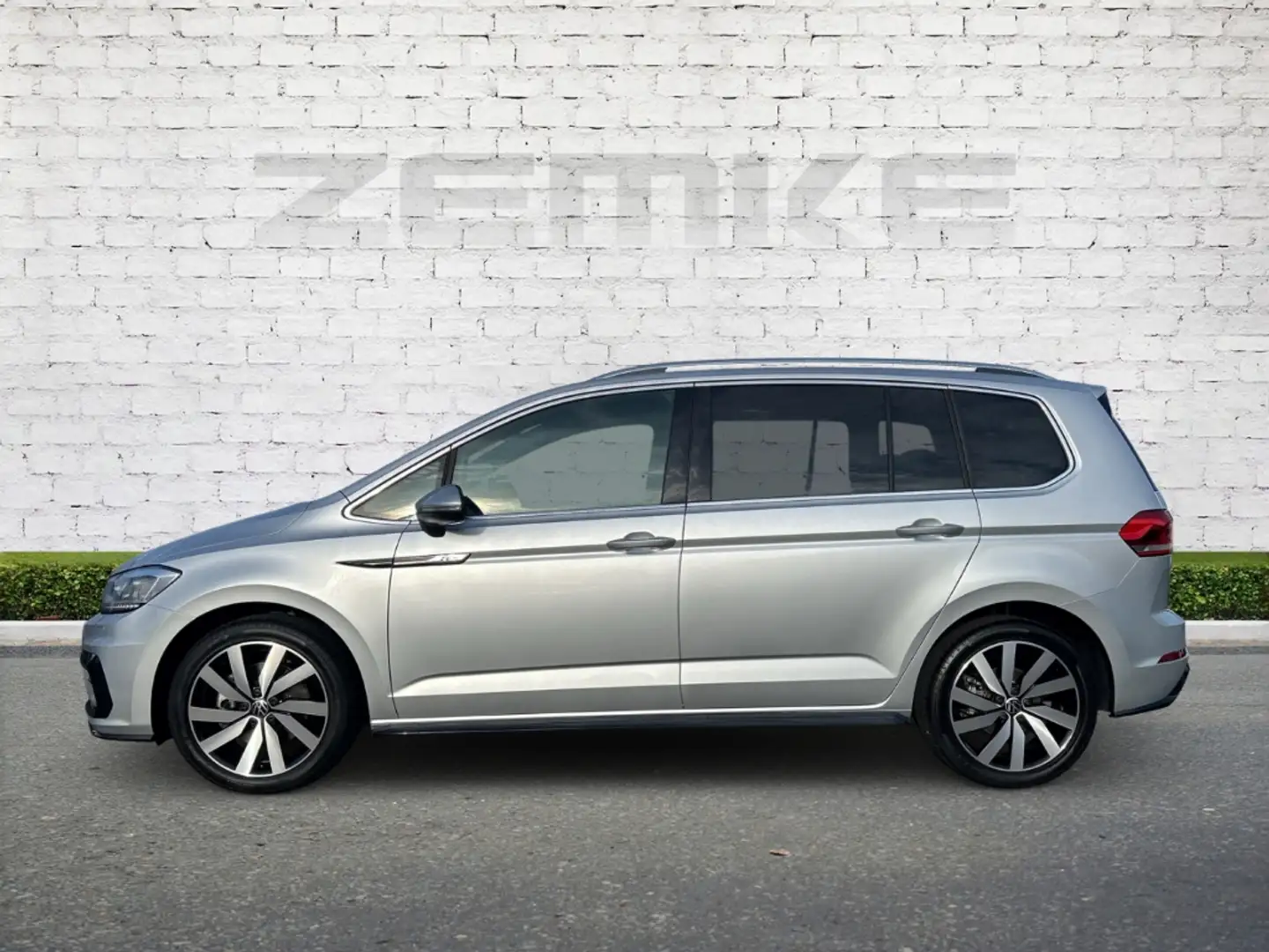 Volkswagen Touran 1.5 TSI DSG Highline R-line Sportpaket Navi Digita Zilver - 2