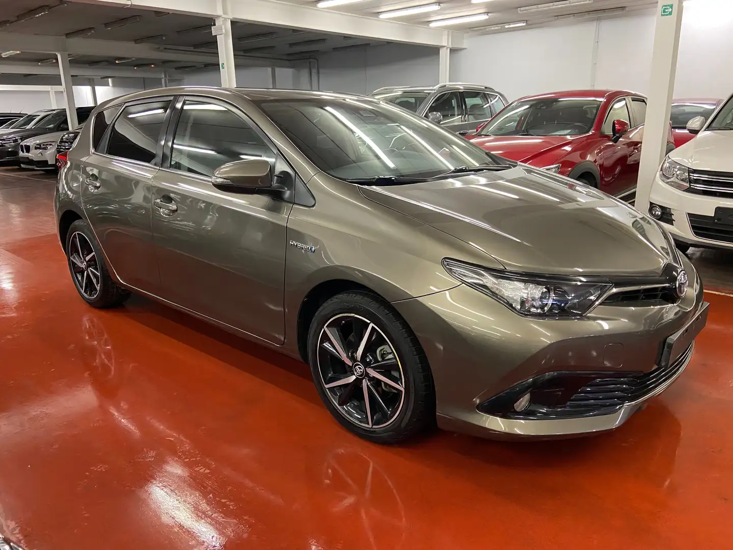 Toyota Auris 1.8i HSD Active E-CVT (EU6.2) Bronze - 2