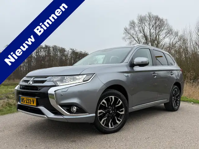 Mitsubishi Outlander 2.0 PHEV Executive Edition Automaat | Camera | Led