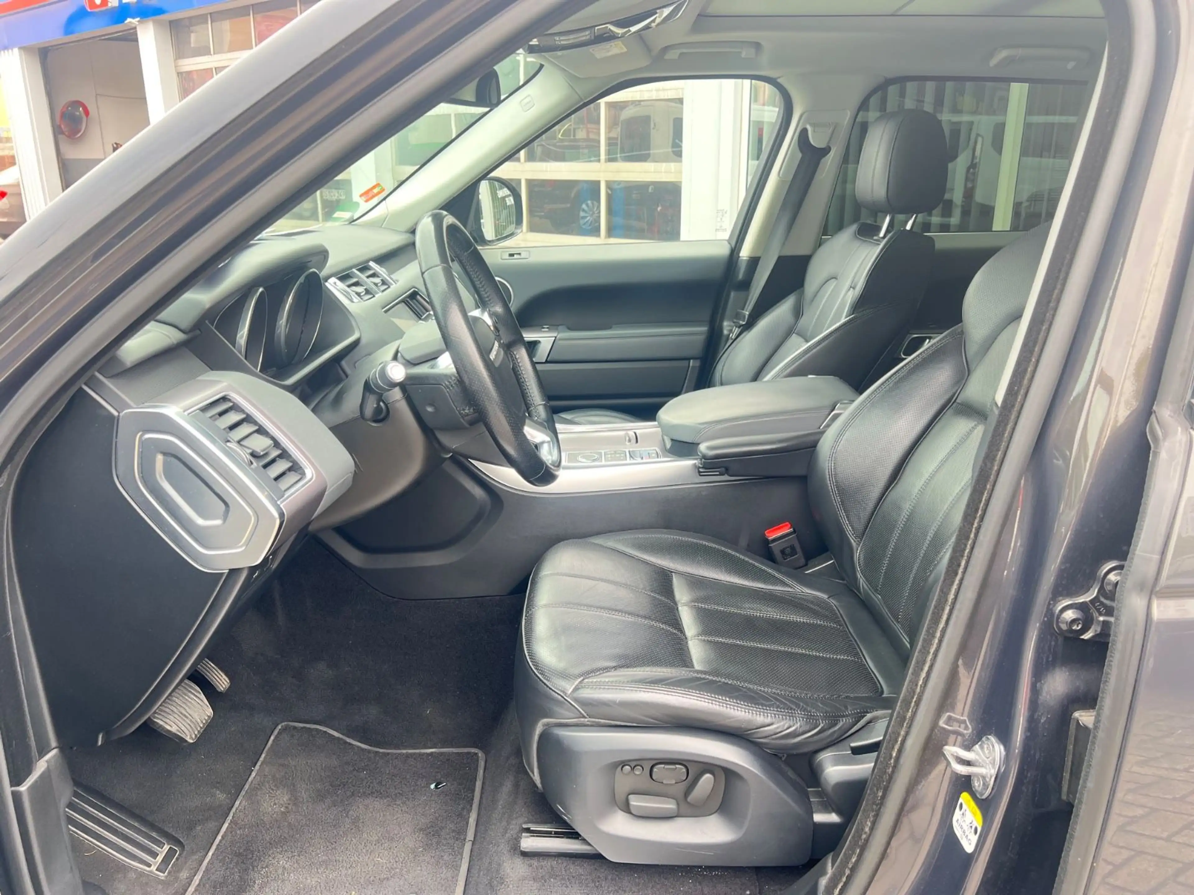 Land Rover Range Rover Sport HSE — photo 8