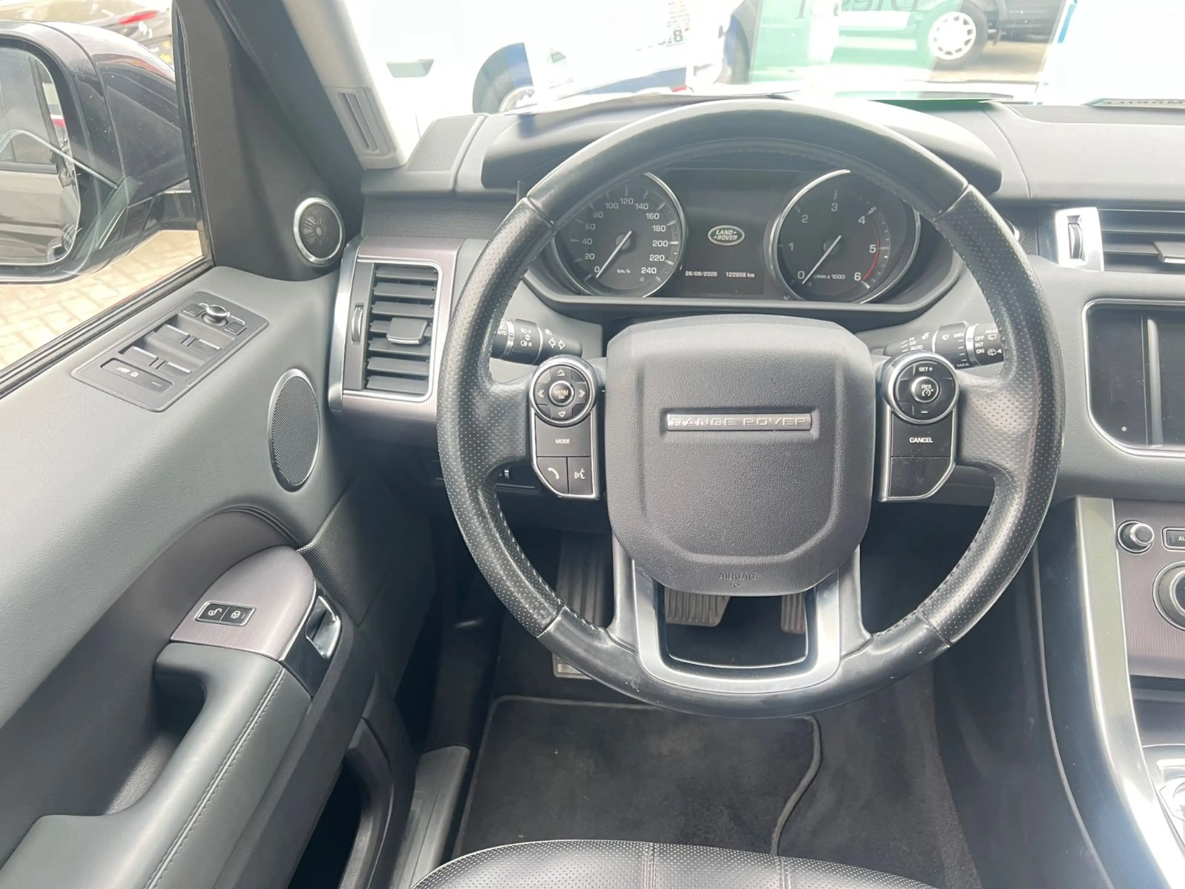 Land Rover Range Rover Sport HSE — photo 12