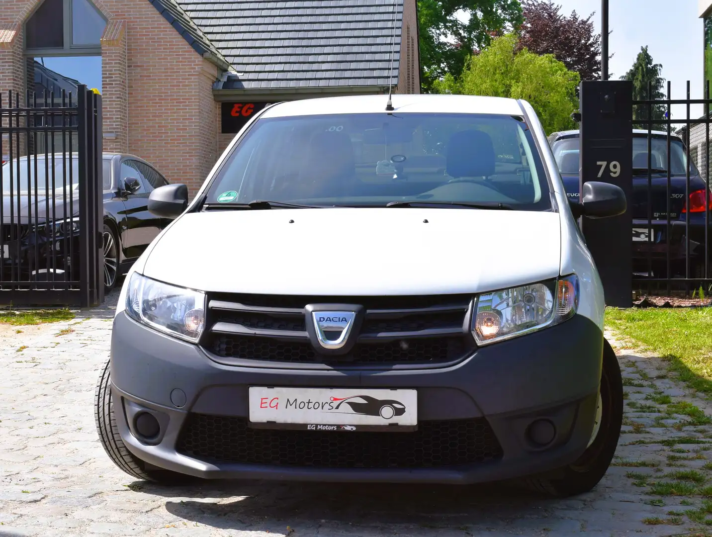 Dacia Logan 1.2i/1st Owner/HISTORY/GARANTIE - 1