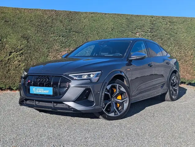 Audi SQ8 e-tron (Q8)e-tron S - trekhaak -head up - 2x s-line