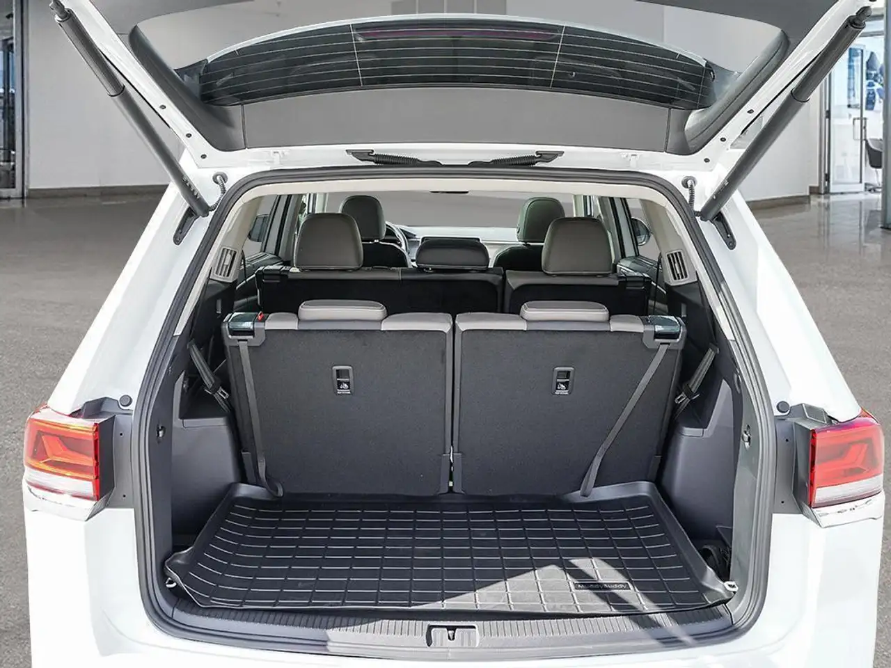 Volkswagen Atlas снимка Volkswagen Atlas