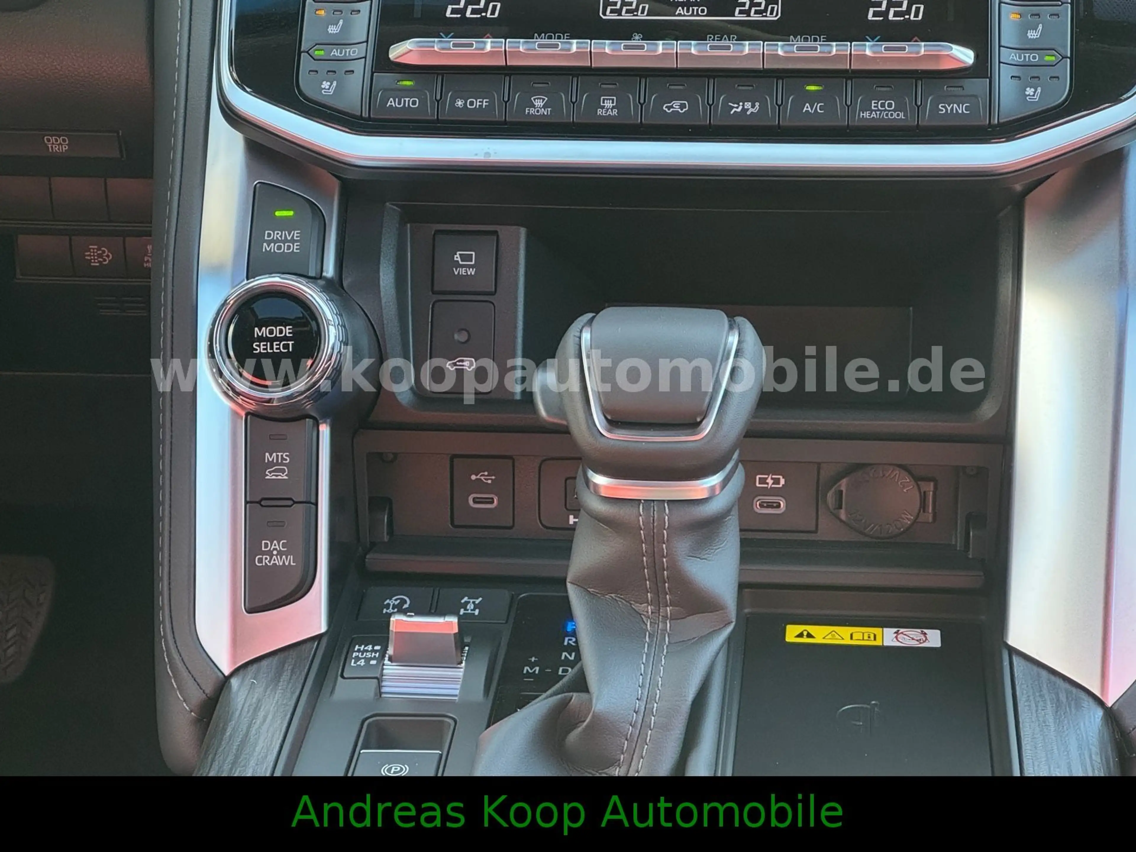 Toyota Land Cruiser 300 Premium ZX Mod 2026 3,3D V6 5-Sitze Sofort — photo 12