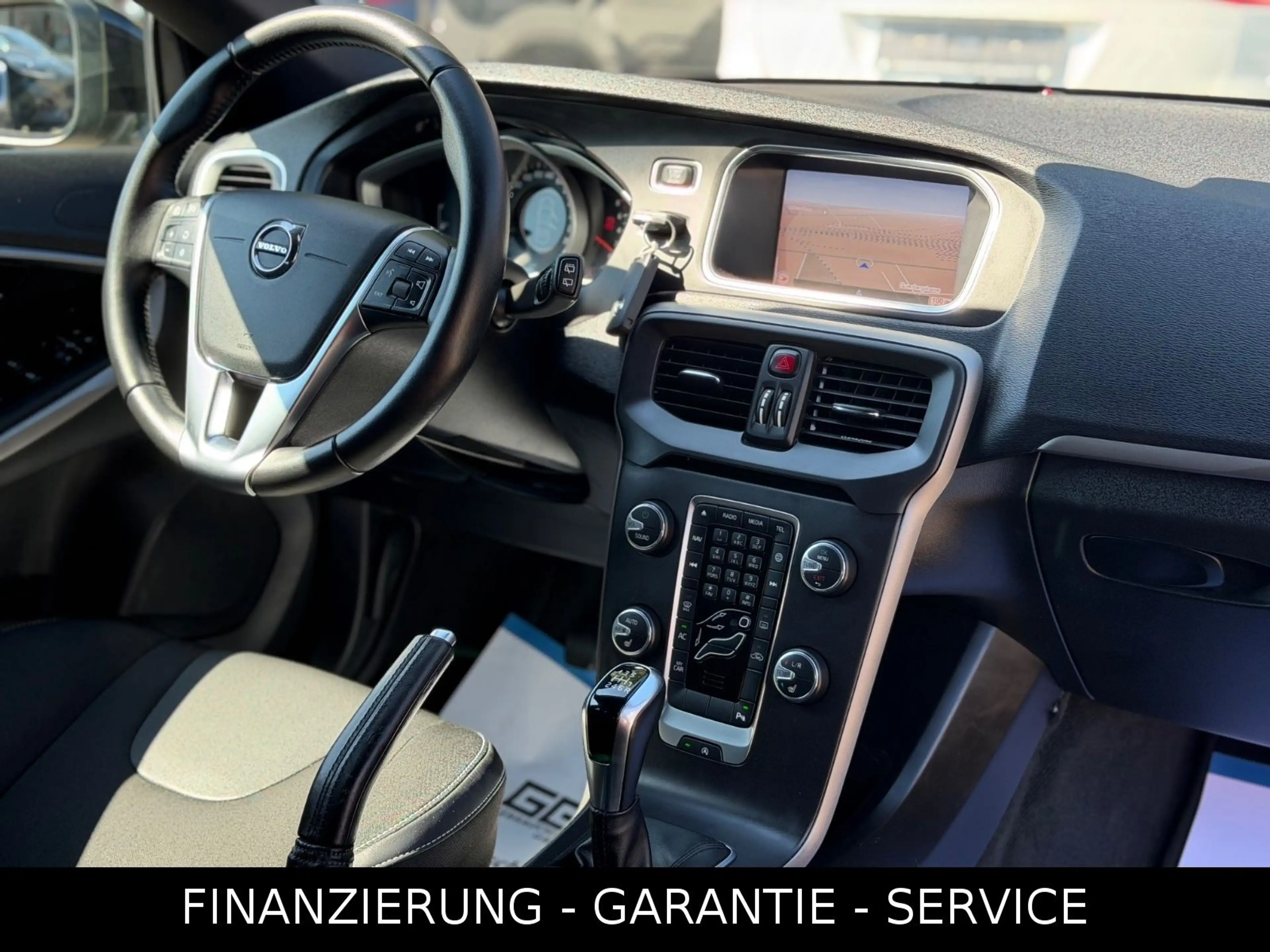 Volvo V40 MOMENTUM/NAVI/CAM/PDC/LEDER/AHK/LED/WENIG KM — photo 8