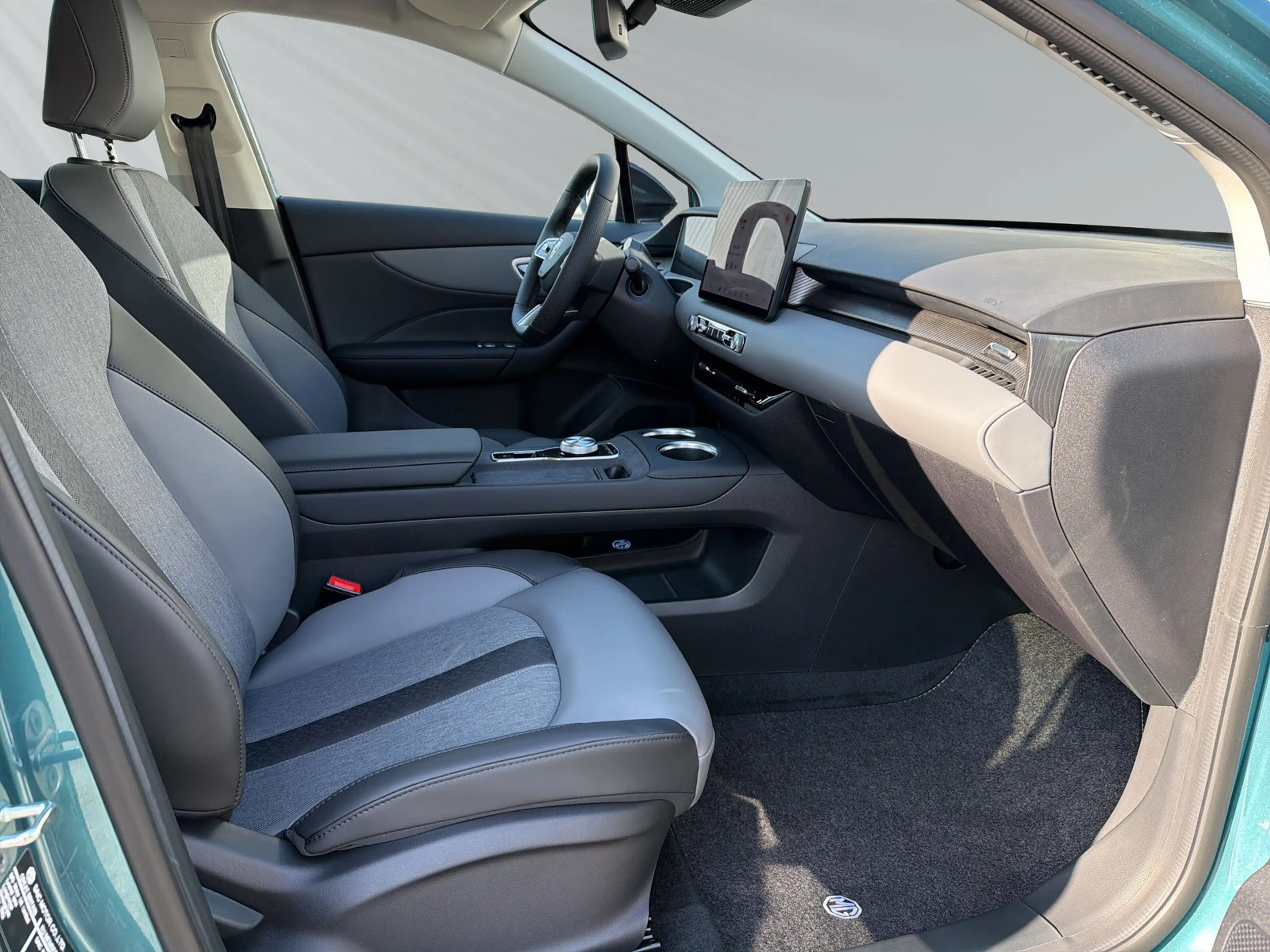 MG MG4 EV 64kWh Premium — photo 10