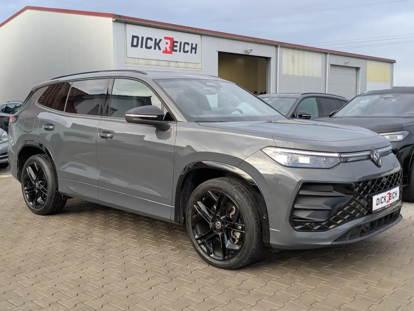 Volkswagen Tayron 2.0 TDI 4M R-Line BLACK*7S*IQ*LEDER*PANO Gris - 1