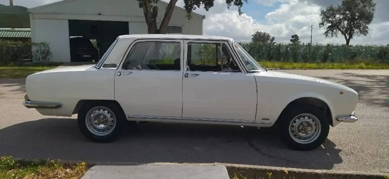 Alfa Romeo 2000 Berlina, foto 6