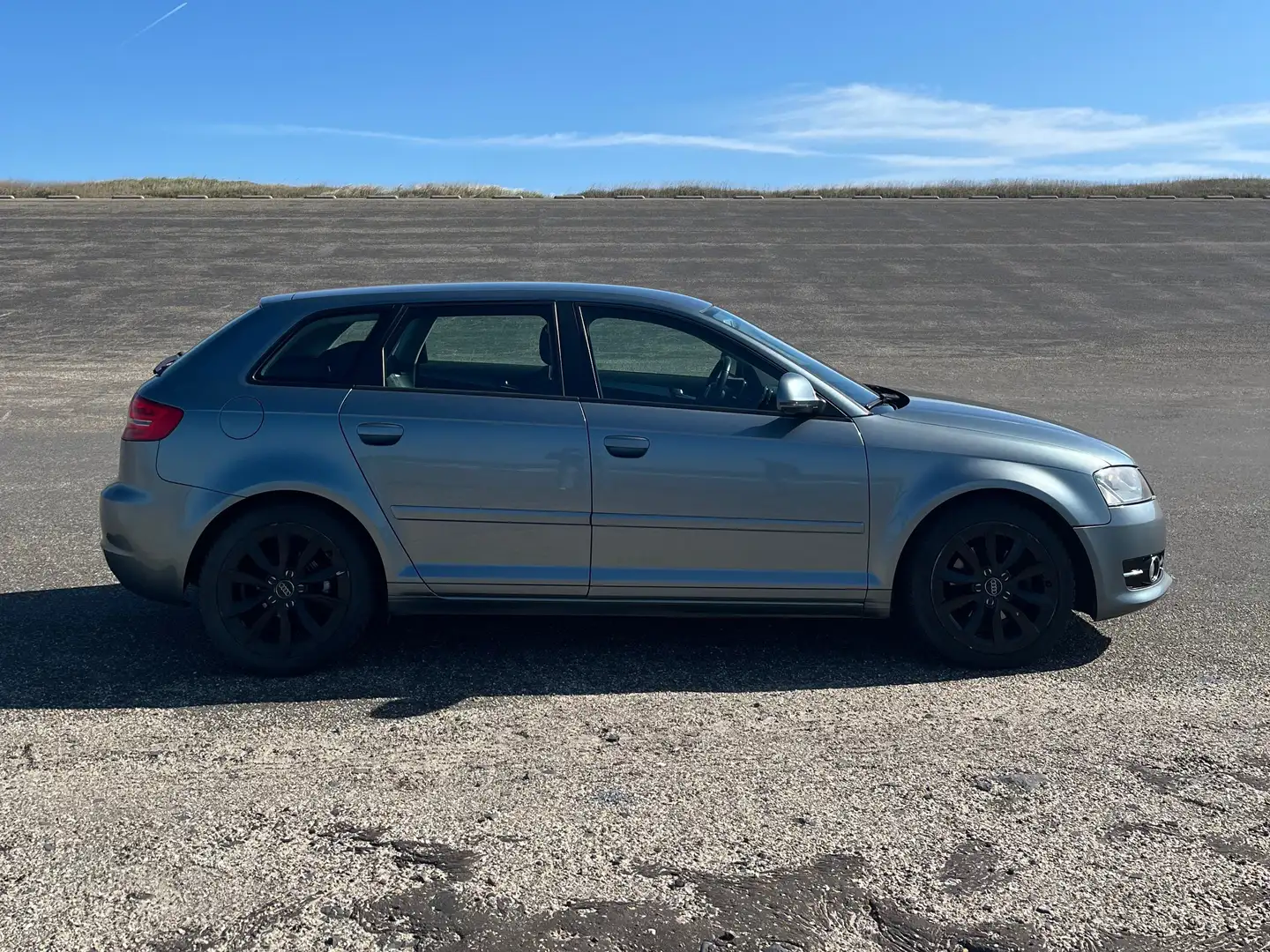 Audi A3 A3 1.8 TFSI Ambit. B.E. Grijs - 1