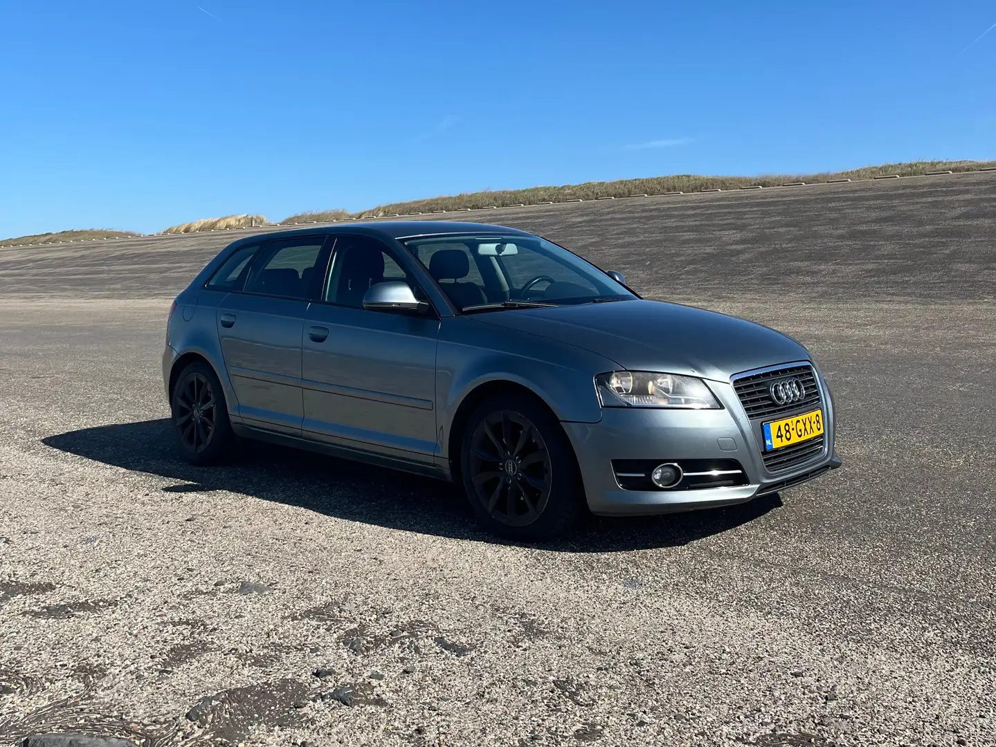 Audi A3 A3 1.8 TFSI Ambit. B.E. Grijs - 2