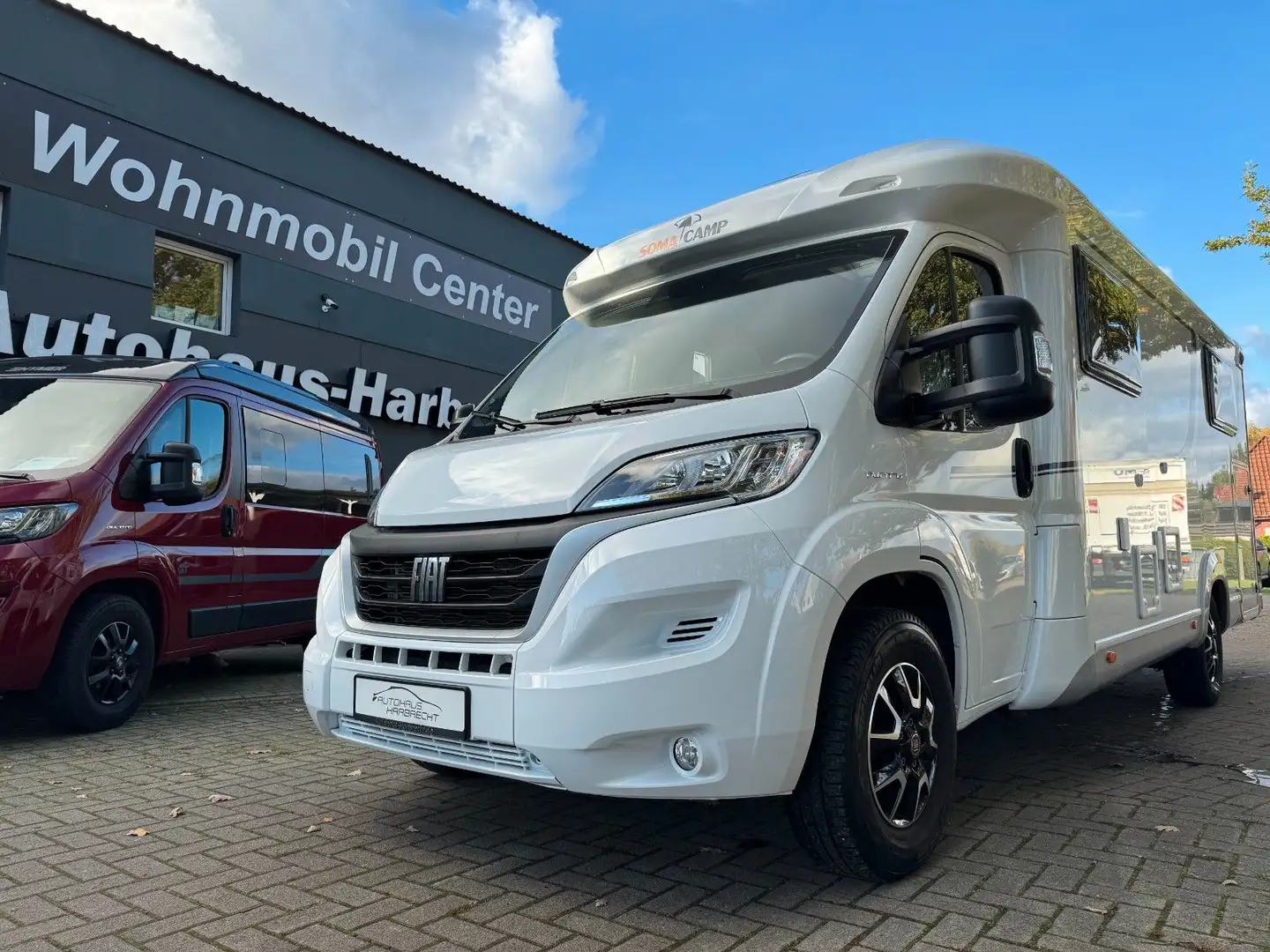 LMC T 662 Teilintegriert-man.Hubstützen-Radtr-Carpl. Bianco - 1