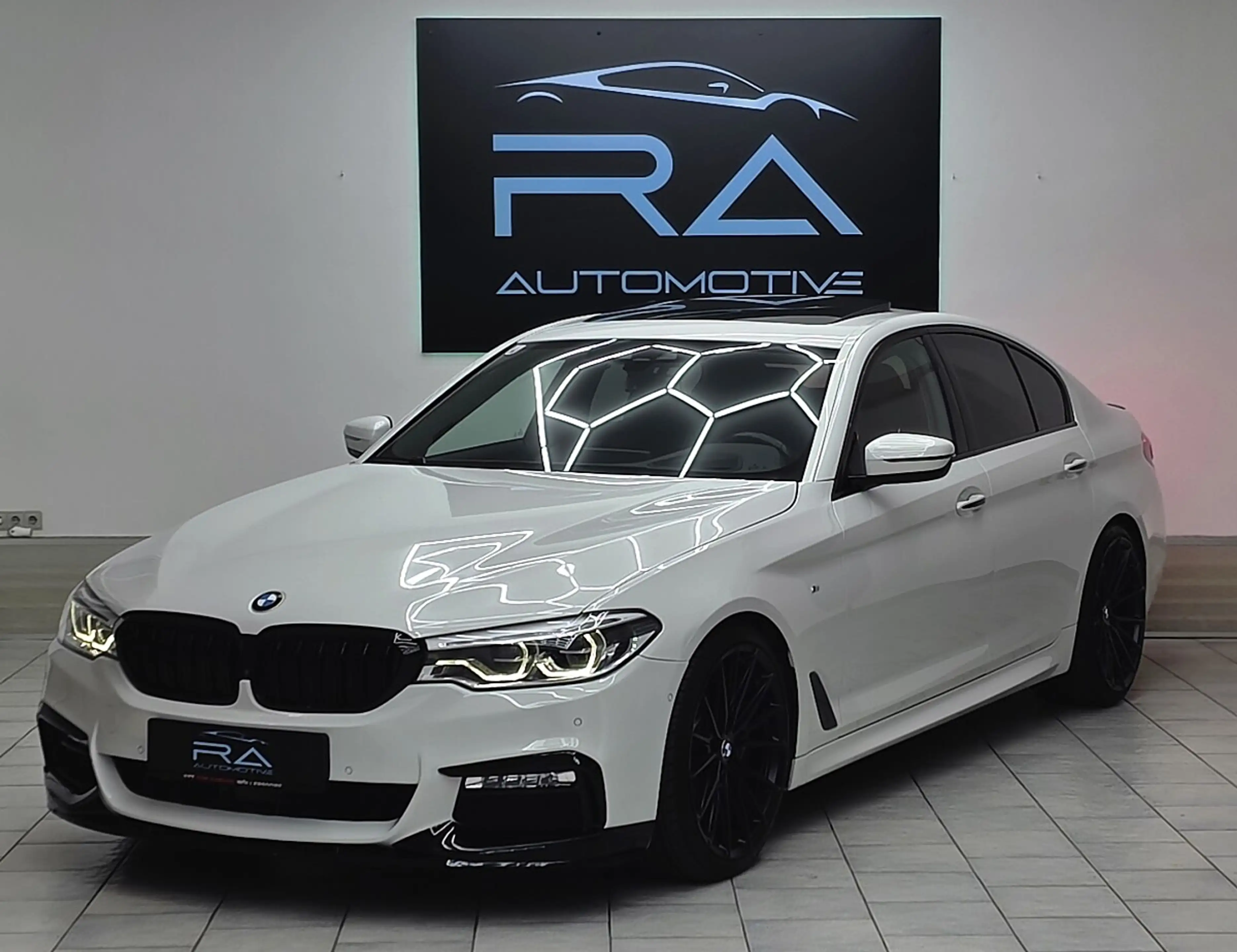 BMW 540 i M Sport*SCHIEBEDACH*LED*MHD STAGE 2 — photo 3