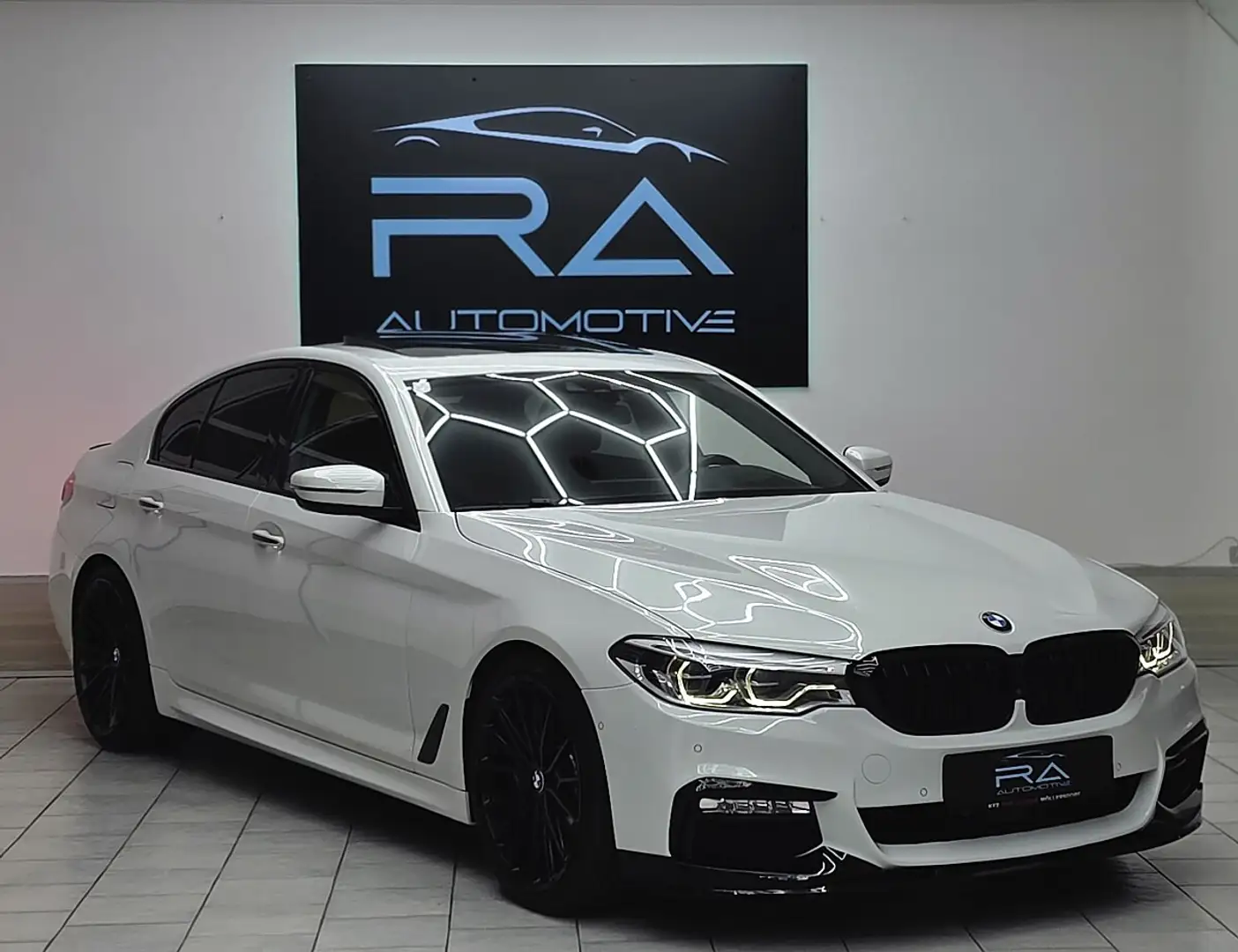 BMW 540 i M Sport*SCHIEBEDACH*LED*MHD STAGE 2 Weiß - 1
