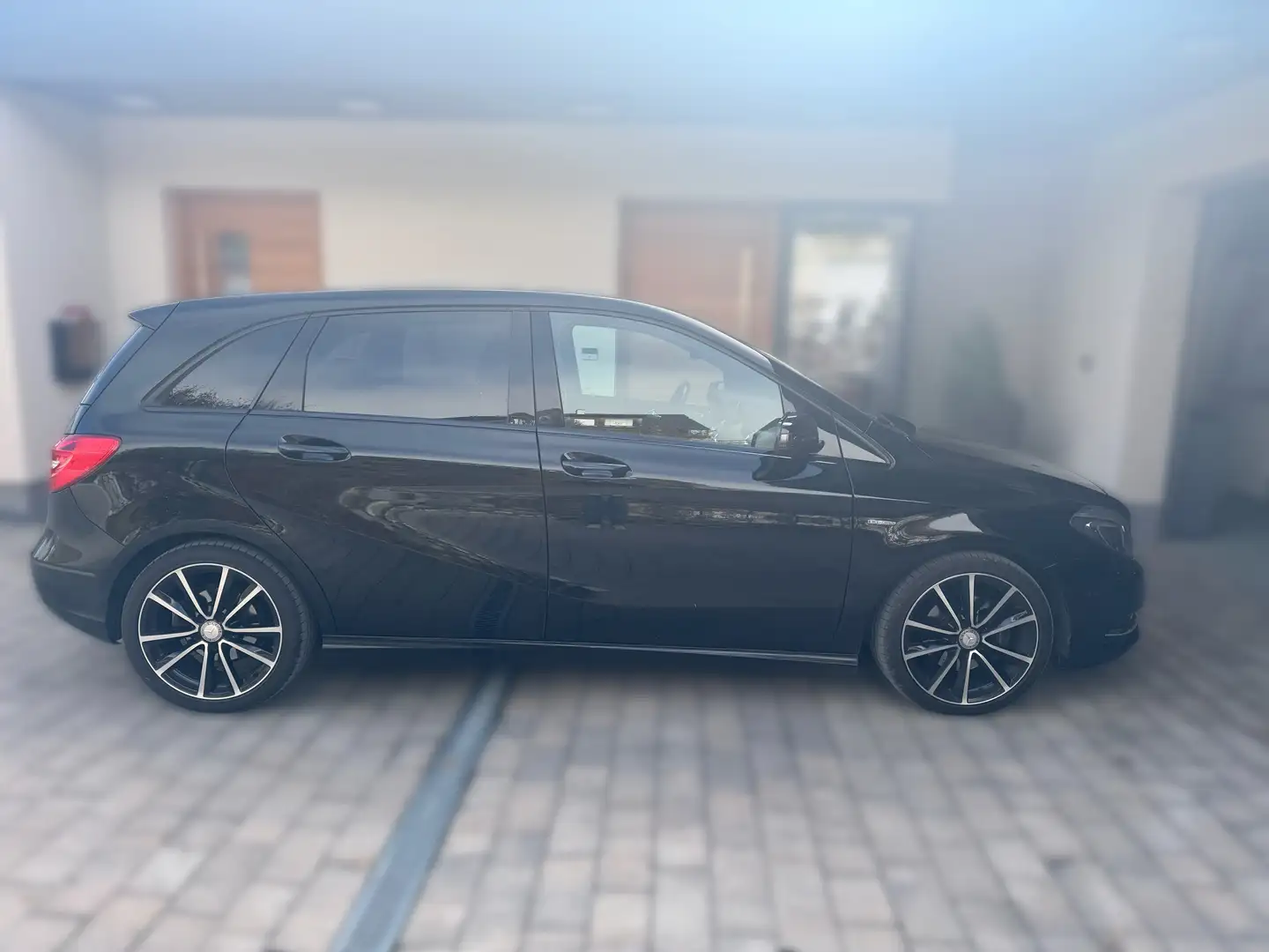 Mercedes-Benz B 200 B 200 CDI BlueEfficiency A-Edition Plus Schwarz - 1