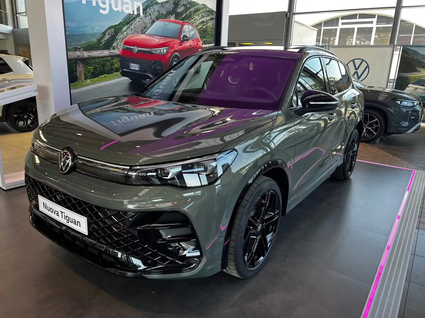 Volkswagen Tiguan Tiguan 2.0 tsi R-Line Plus 4motion 265cv dsg Verde - 1