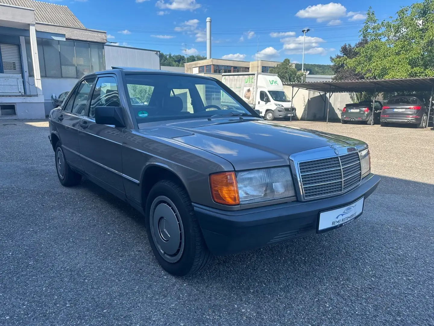 Mercedes-Benz 190 E Automatik Originalzustand Unfallfrei 1Hand smeđa - 1