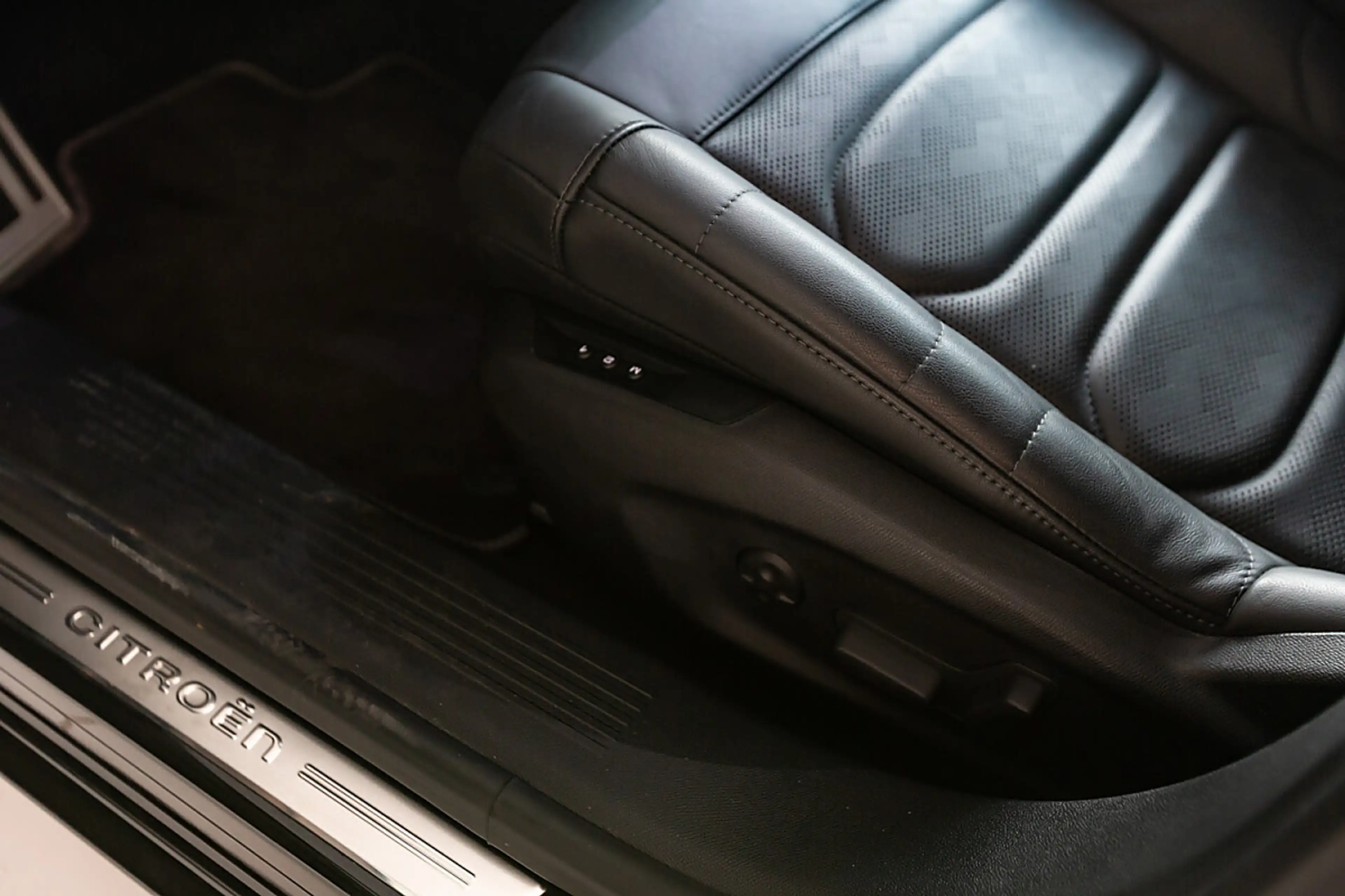 Citroen C5 X Shine Edition Hybrid 225 e-EAT8 — photo 14