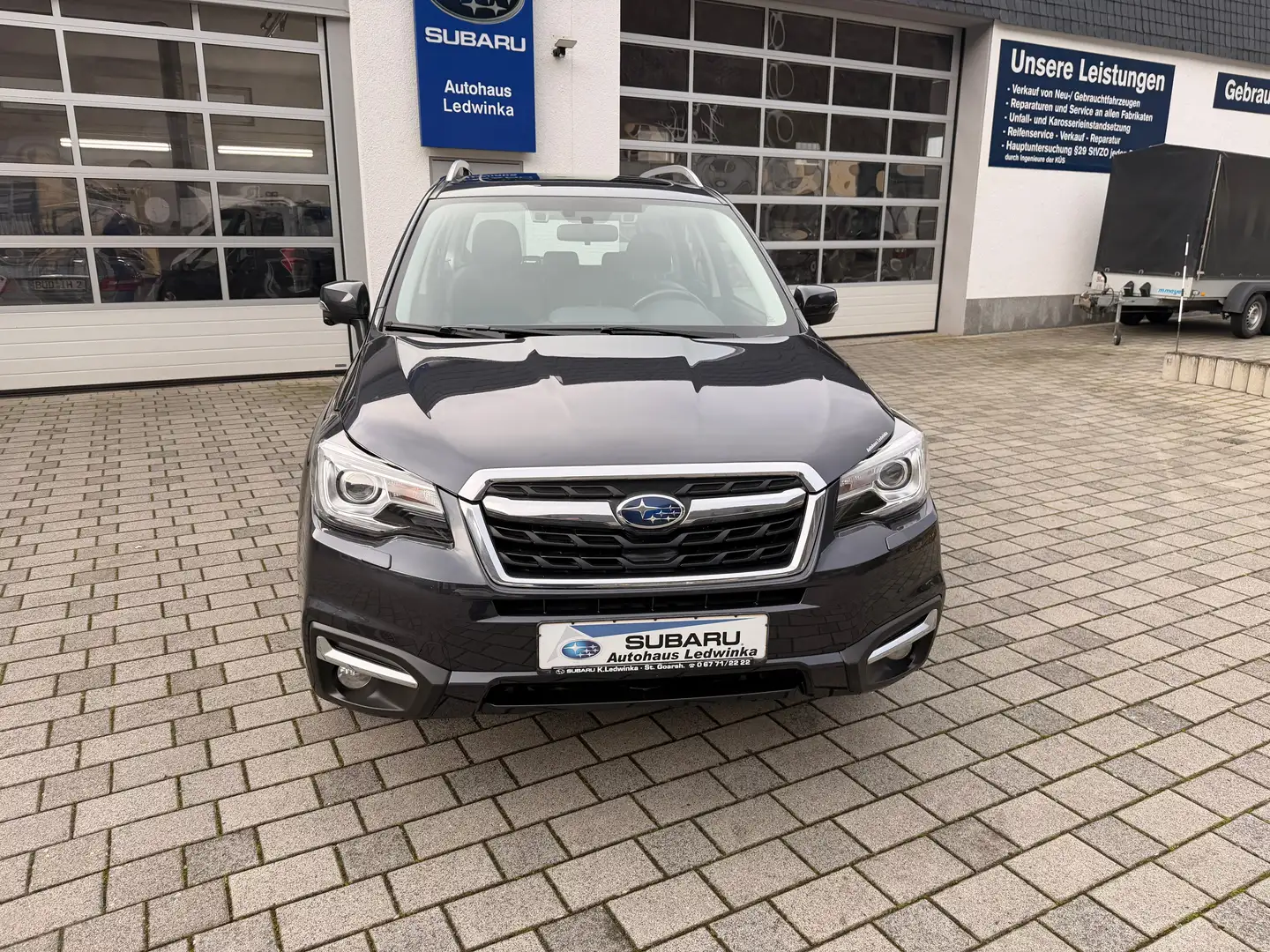 Subaru Forester Forester 2.0X Lineartronic Exclusive+ mit AHK Gris - 1