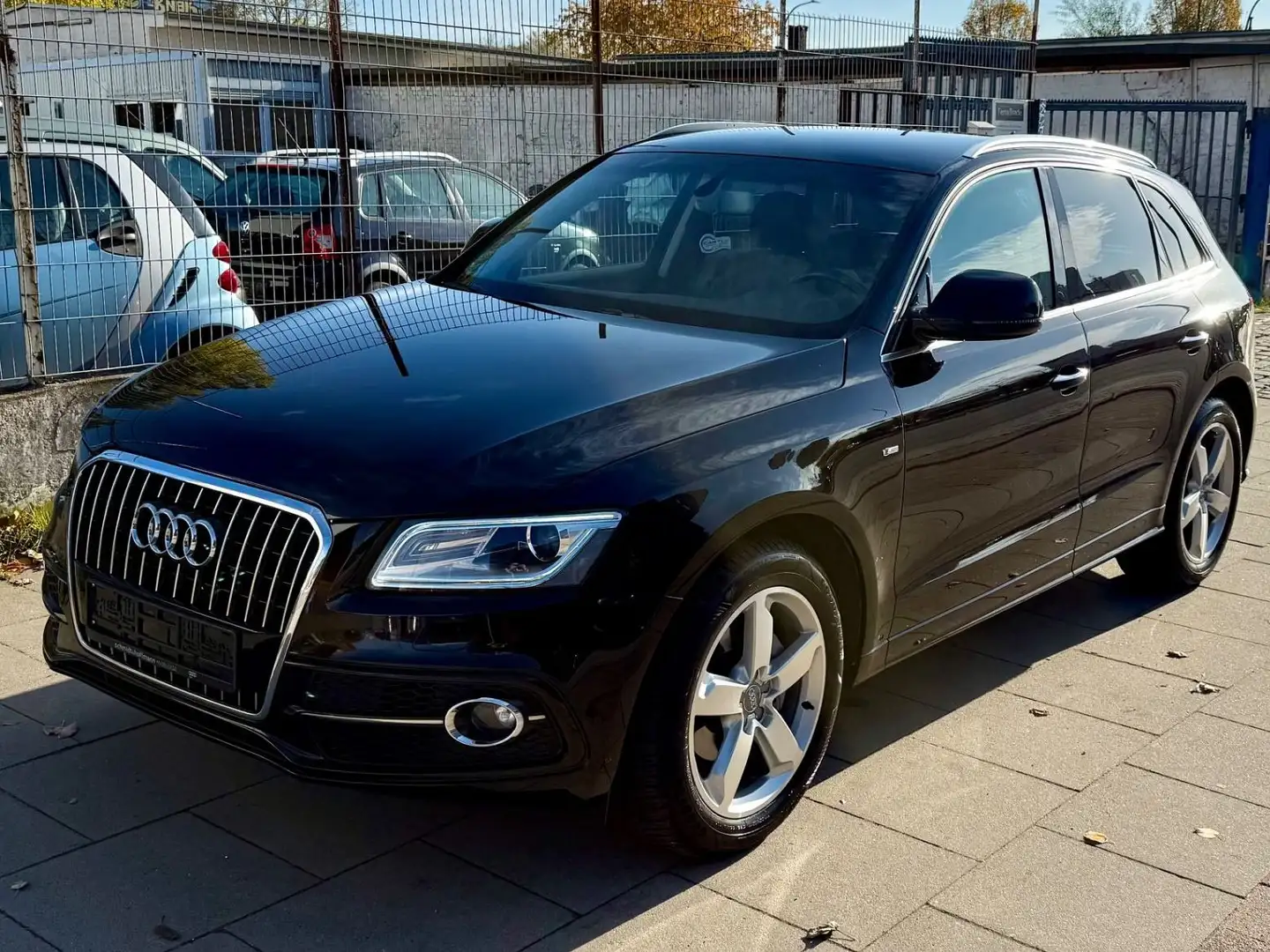 Audi Q5 2.0 TDI / S-line / TÜV NEU Schwarz - 1
