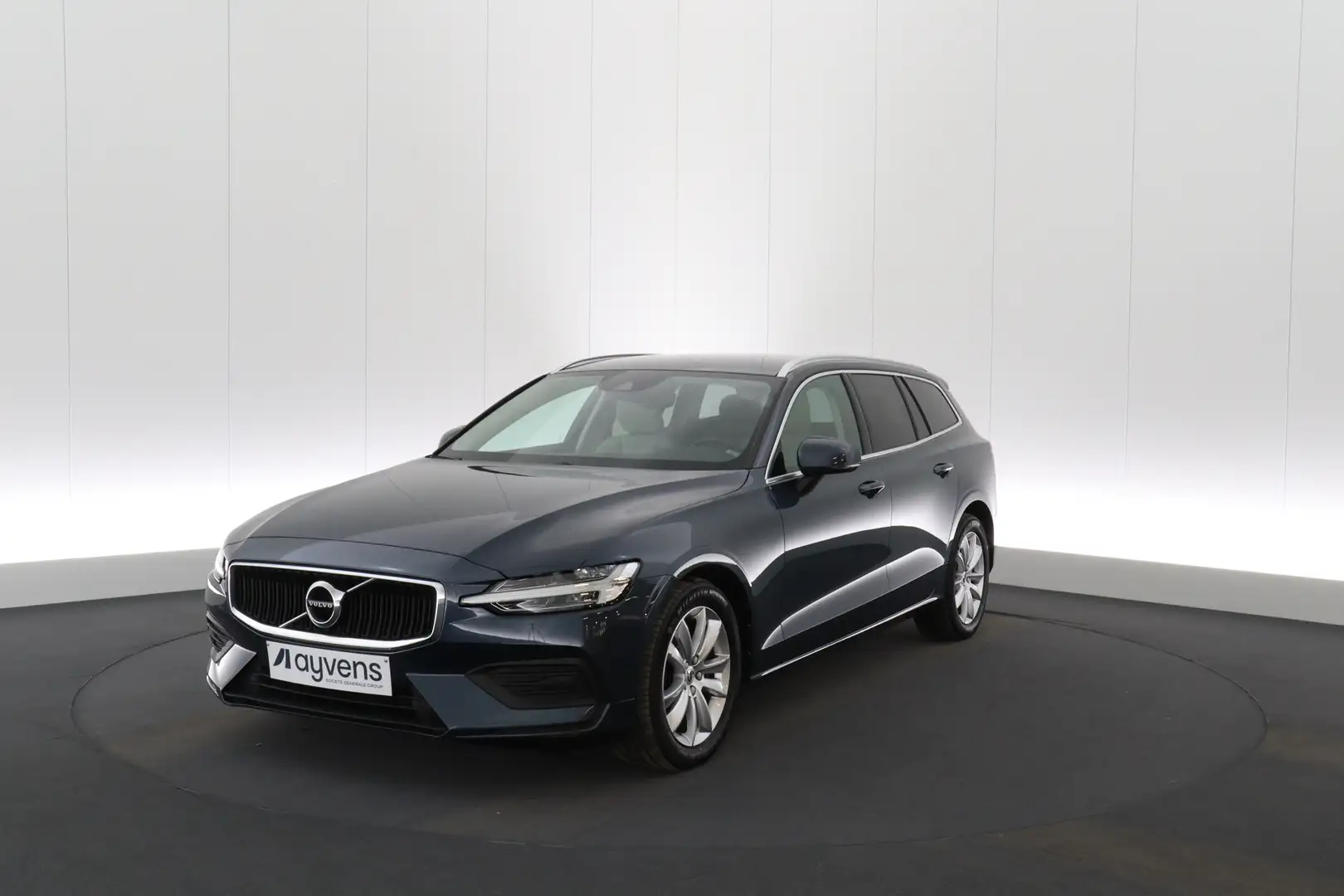 Volvo V60 2.0 D3 Momentum Pro Business Pro Geartr. LEDER/CUI Bleu - 1
