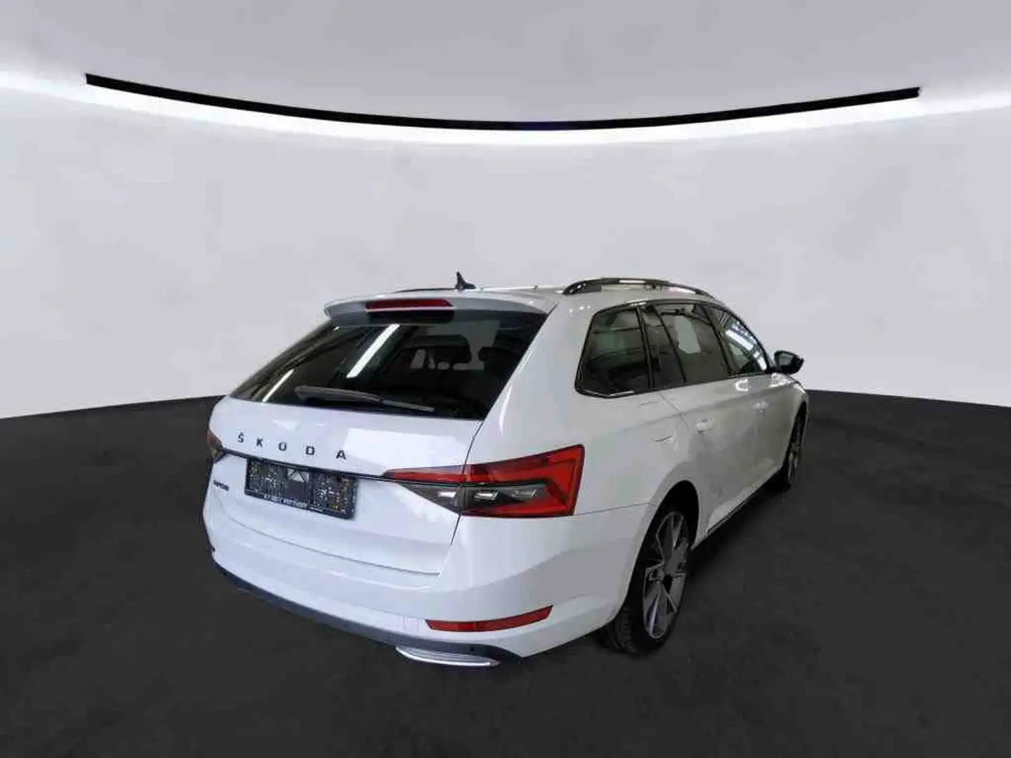 Skoda Superb Combi 2.0 TDI DSG SPORTLINE PANO MATRIX KAMERA Weiß - 2