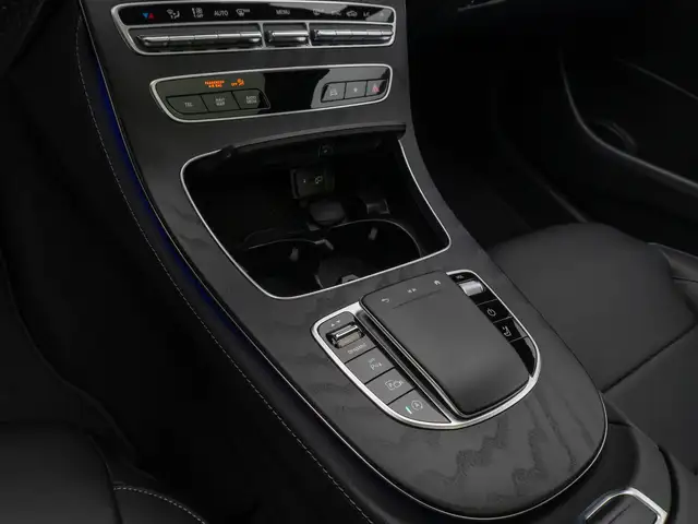 Mercedes-Benz E-Class view 22