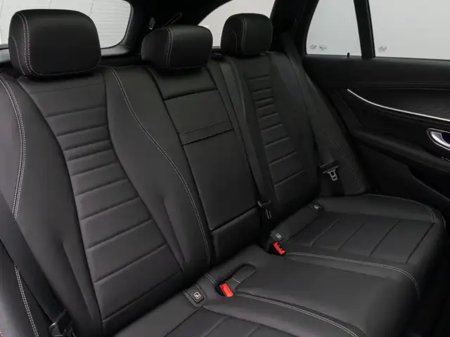 Mercedes-Benz E-Class view 28