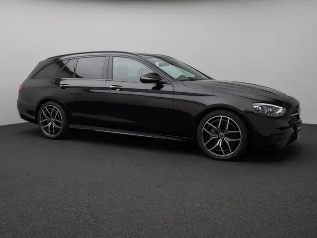 Mercedes-Benz E-Class view 4