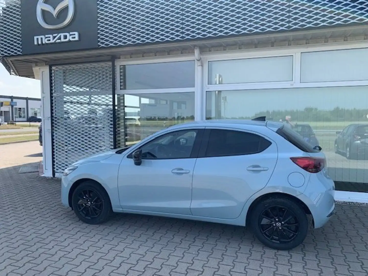 Mazda 2 e-SKYACTIV G 90 M HYBRID Homura Blau - 2