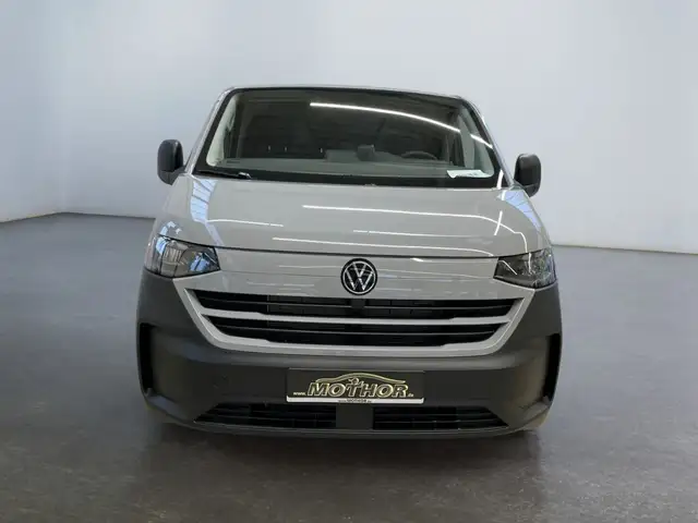 Volkswagen Transporter view 6